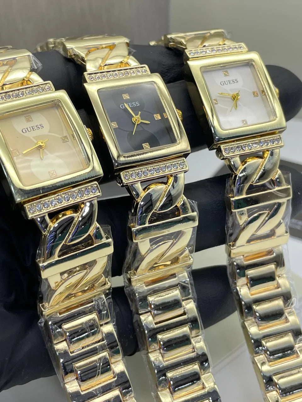Montre GUESS - MG0011
