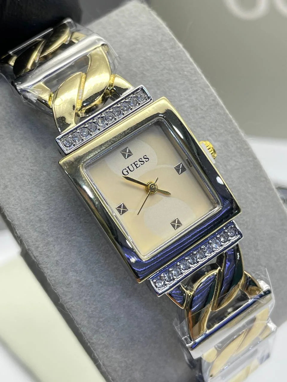 Montre GUESS - MG0012