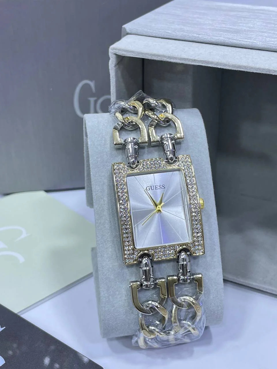 Montre GUESS - MG0006