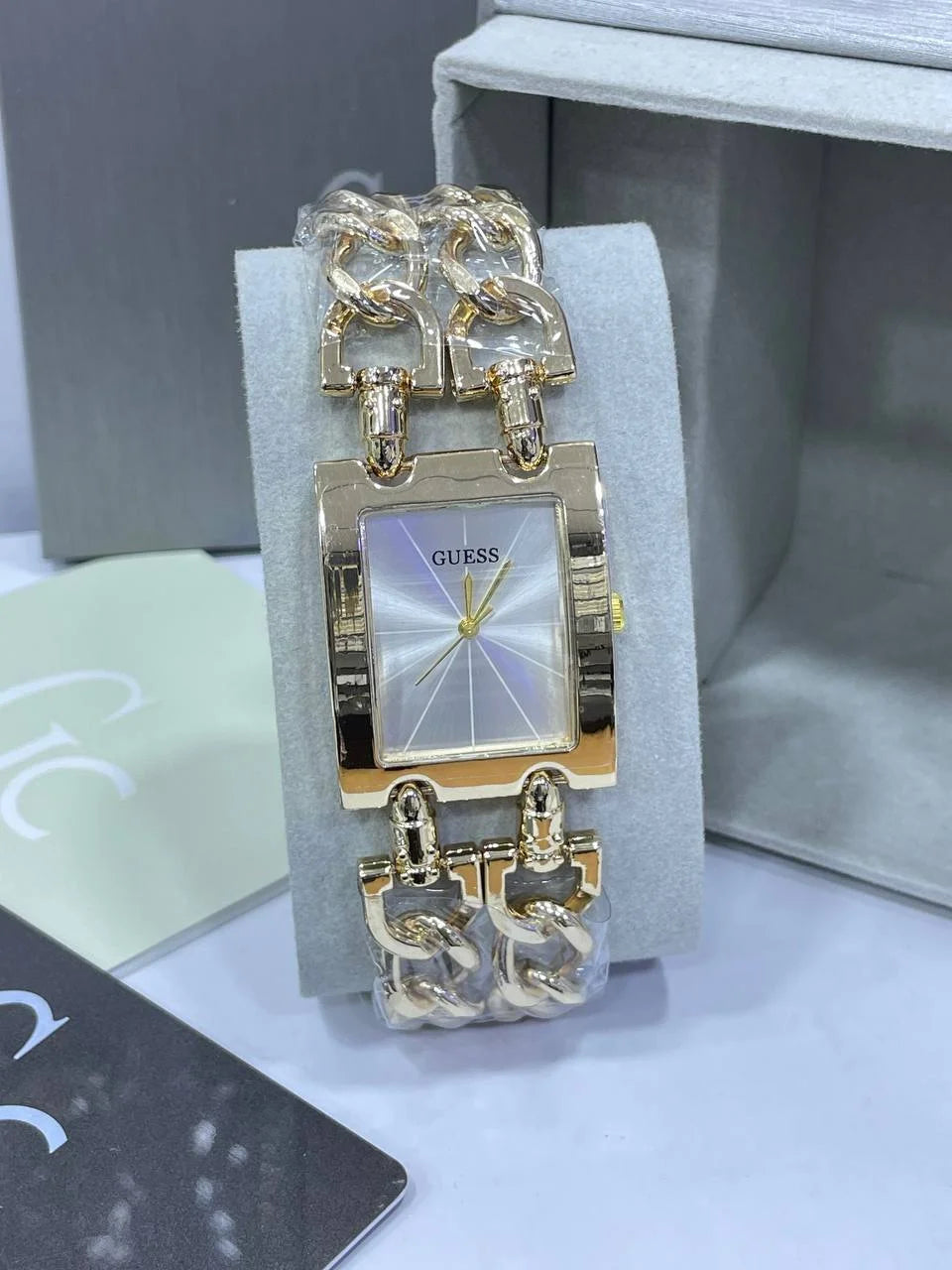 Montre GUESS - MG0009