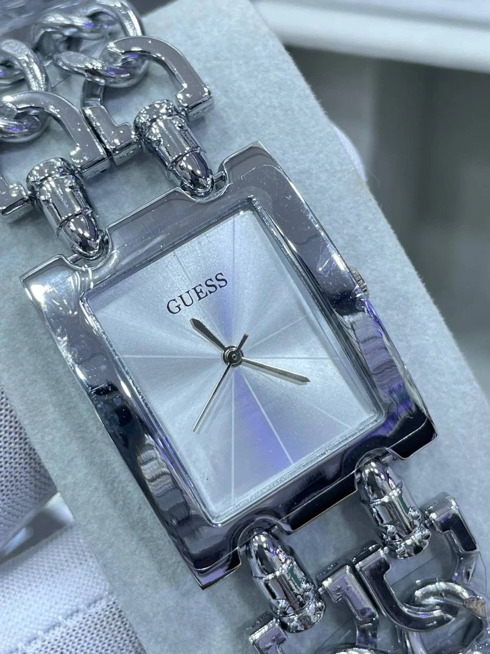 Montre GUESS - MG0007