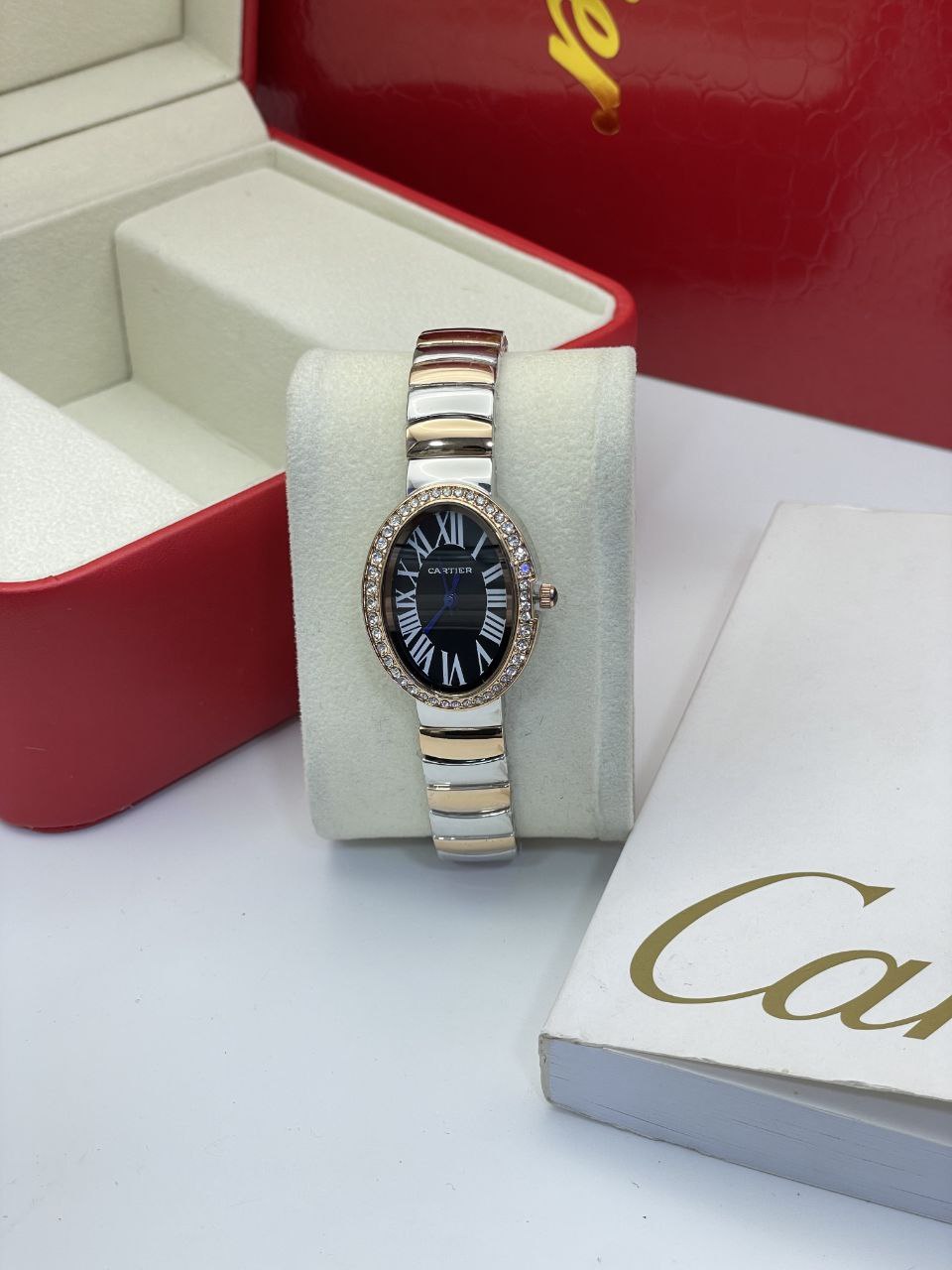 Montre Cartier Baignoire : Élégance Sombre et Luxueuse - CB0023