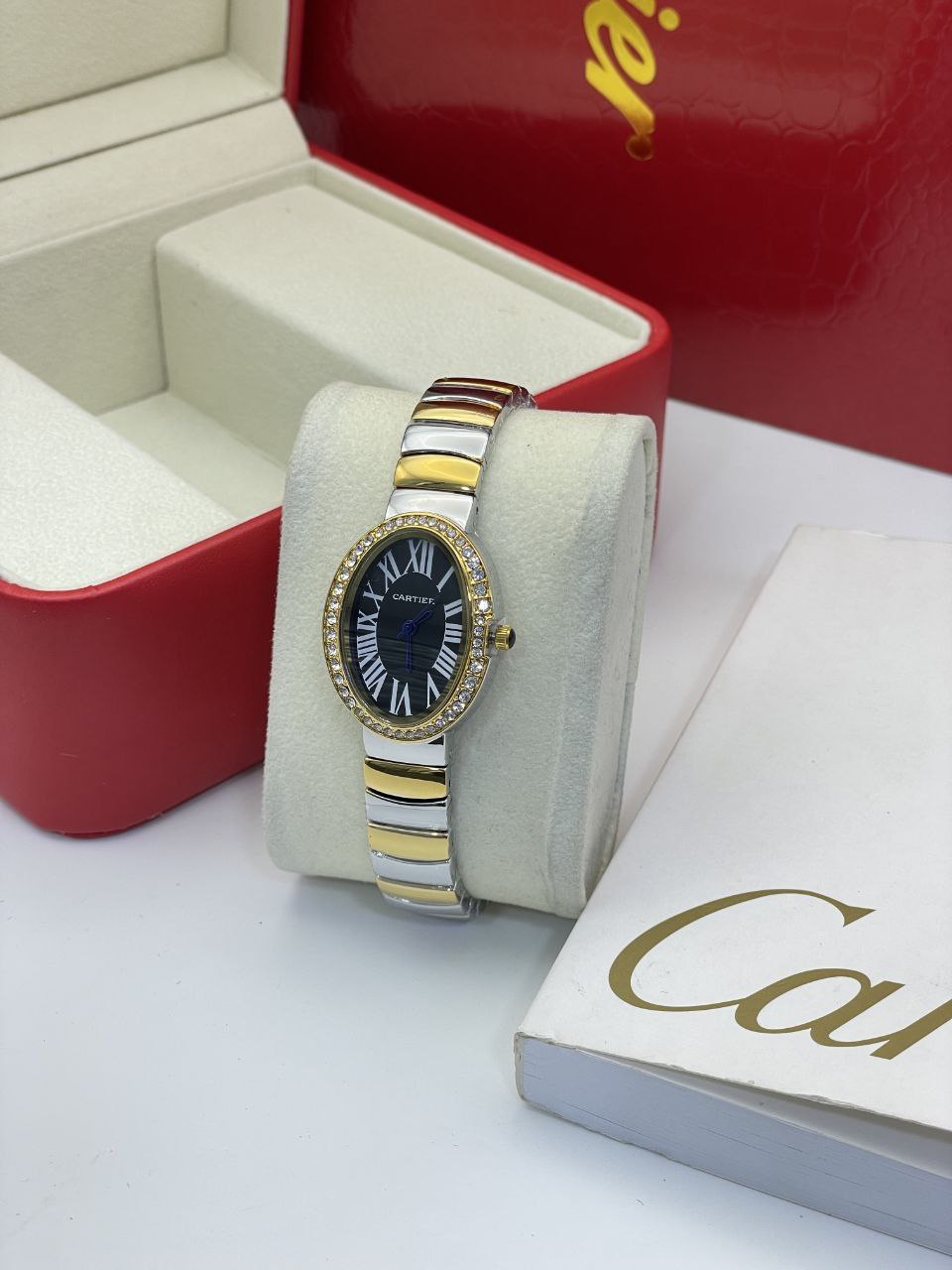 Montre Cartier Baignoire : Élégance Sombre et Luxueuse - CB0023