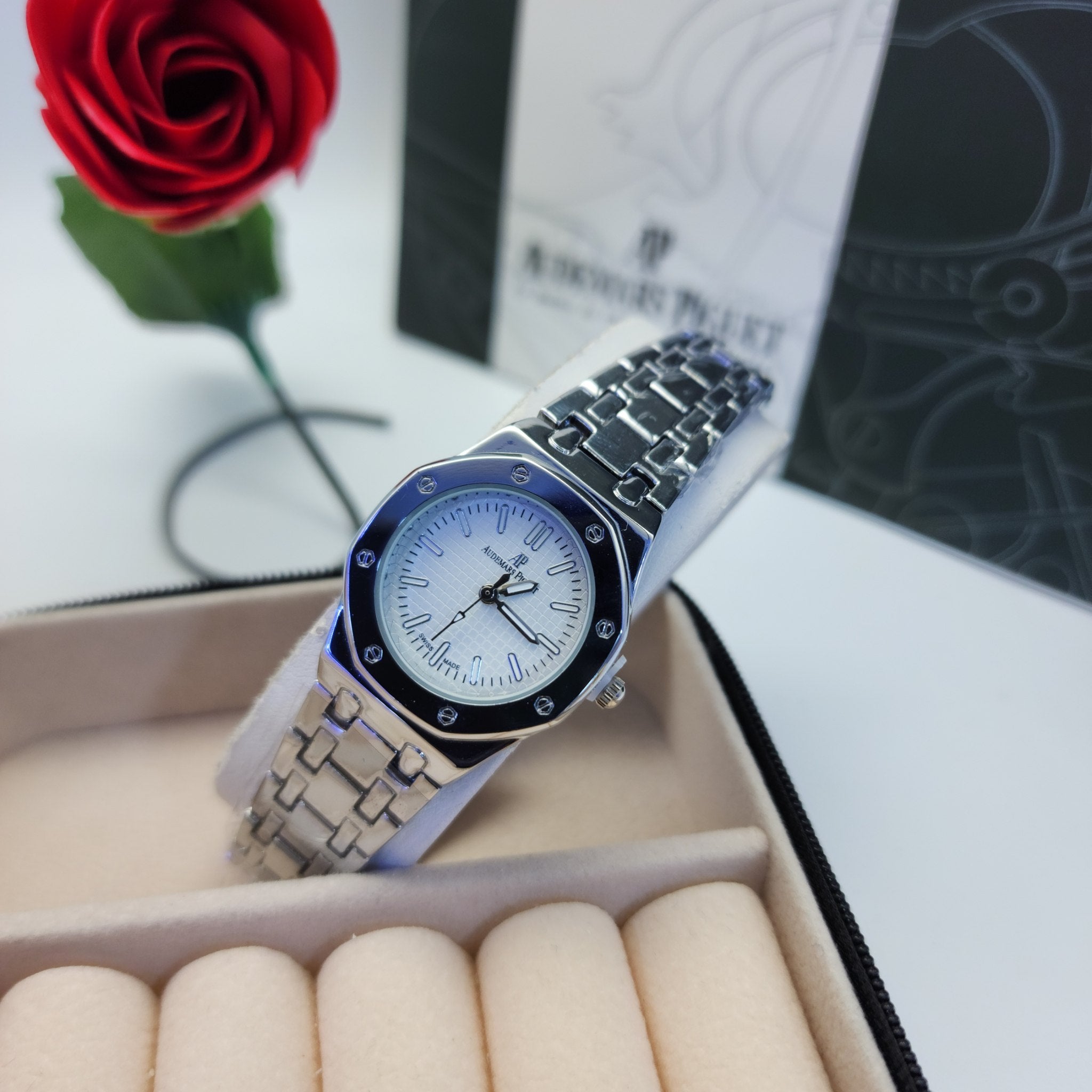 Montres Audemars Piguet : Excellence et Précision - AP0010