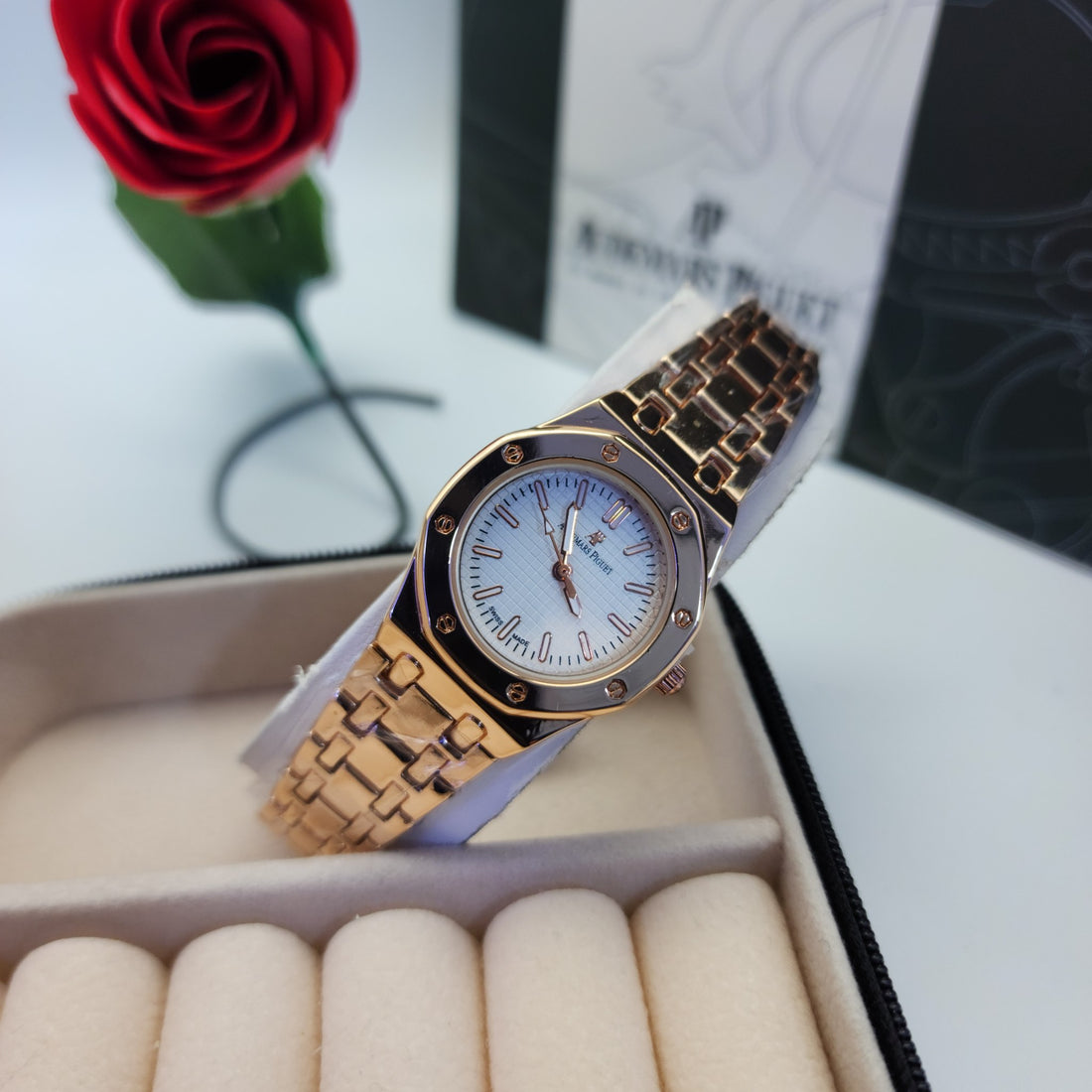 Montres Audemars Piguet : Élégance et Distinction - AE0011