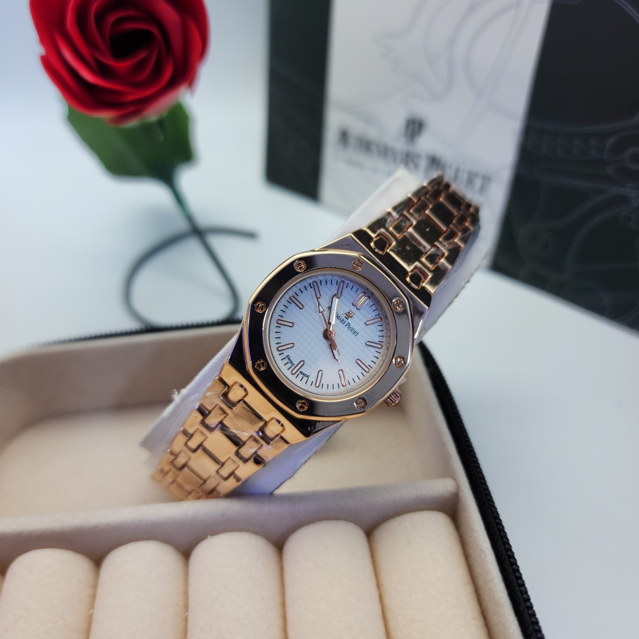 Montres Audemars Piguet : Élégance et Distinction - AE0011