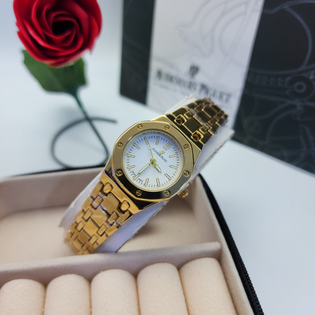 Montres Audemars Piguet : Luxe et Élégance - AE0012