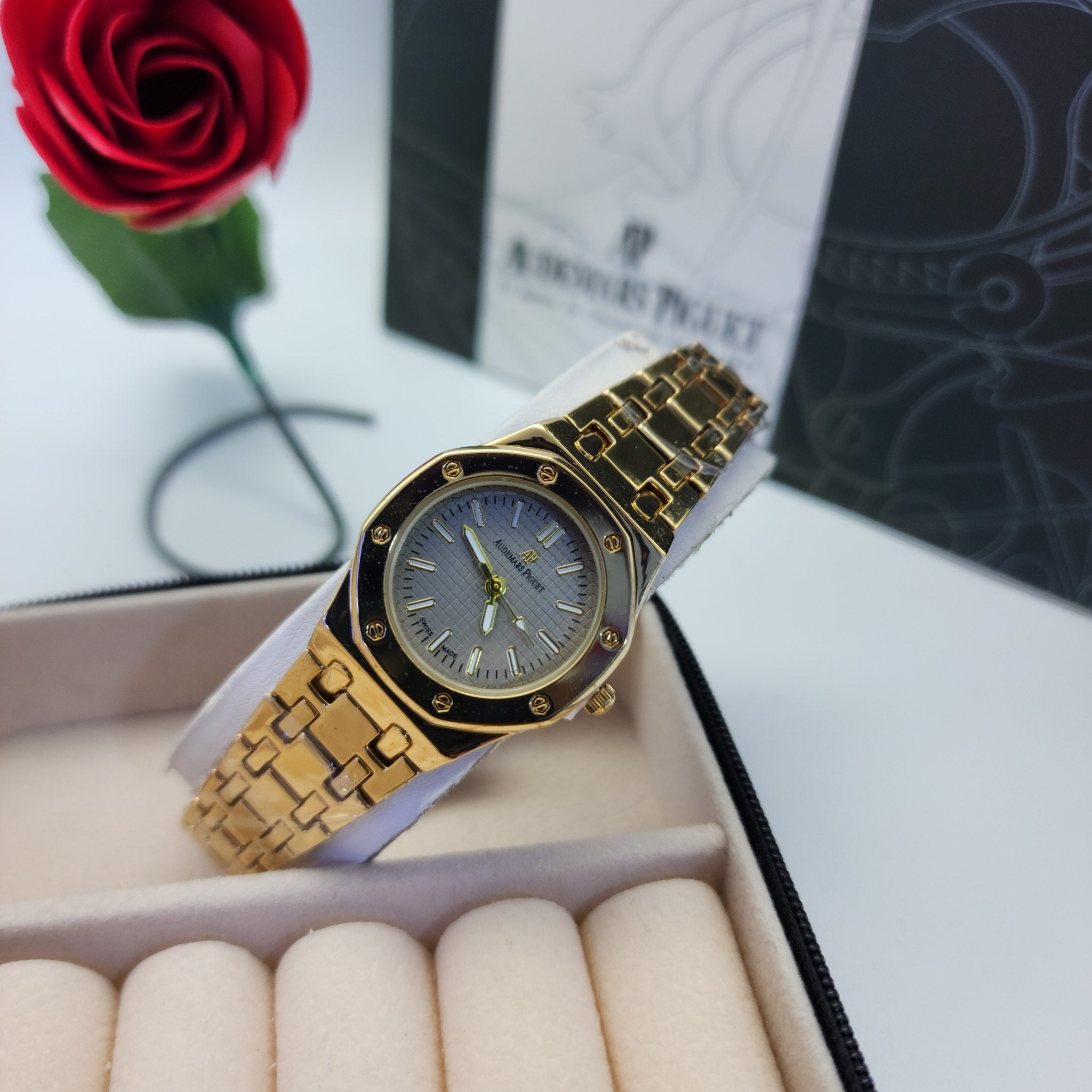Montres Audemars Piguet : Luxe et Élégance - AE0012