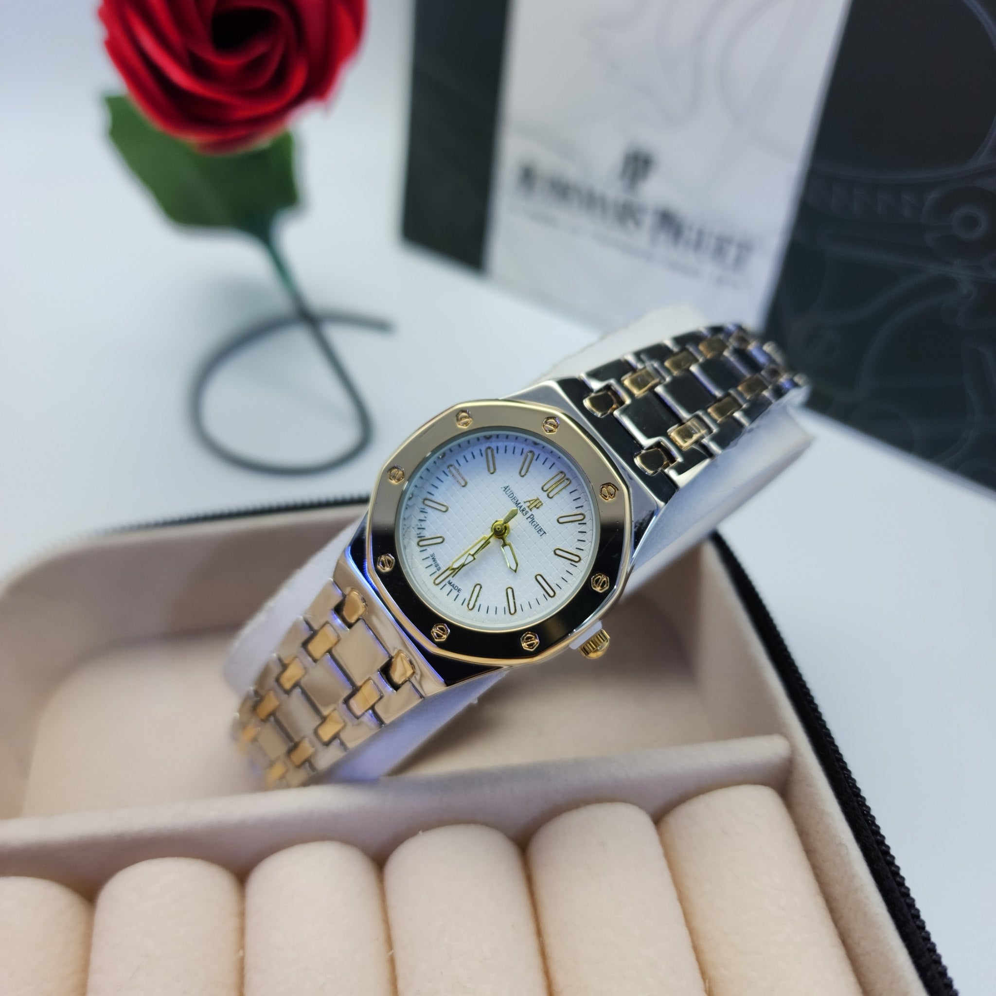 Montres Audemars Piguet : Raffinement et Modernité - AE0013